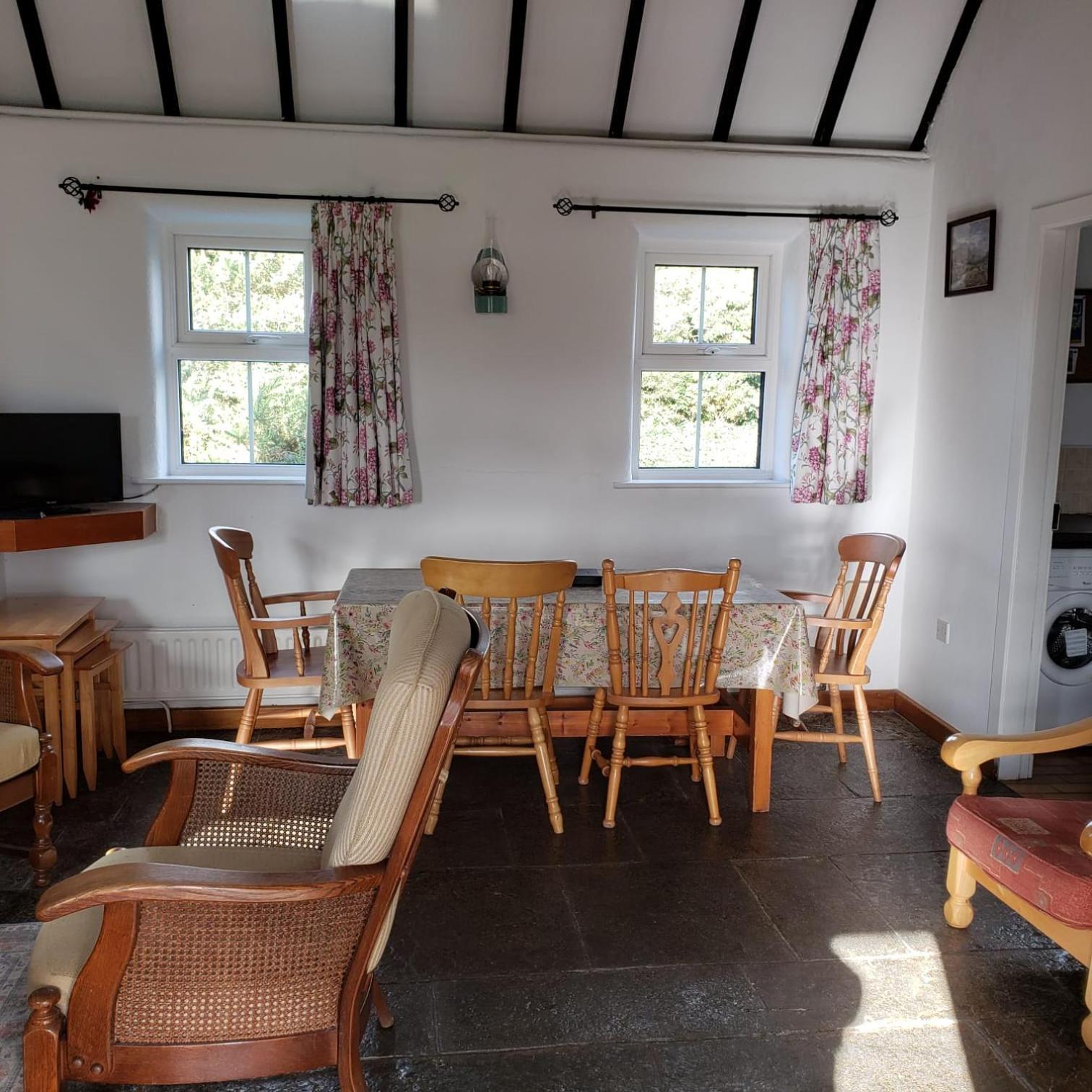 Louisburgh Cottages ภายนอก รูปภาพ